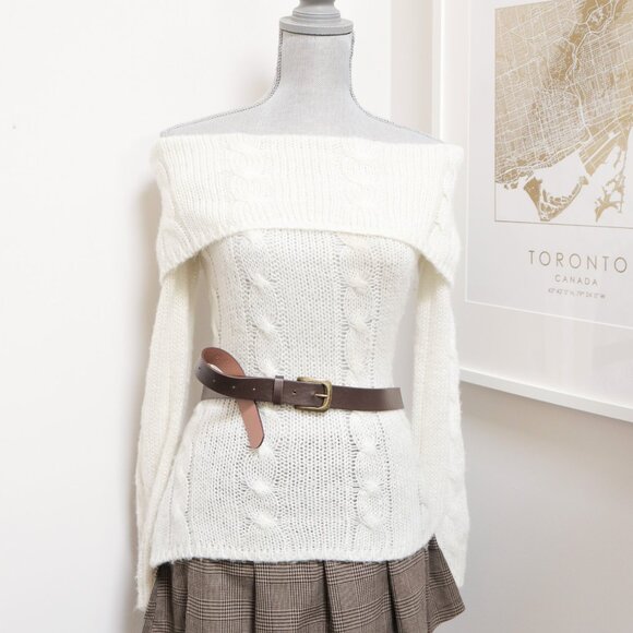 Offwhite Cable Knit Off the Shoulder Sweater 🍦 SUZY SHIER - Picture 3 of 8